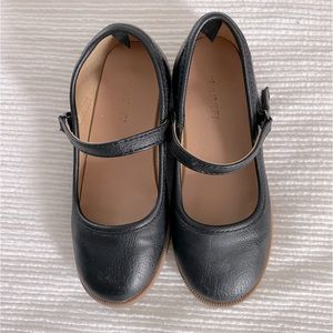 Old Navy Matte Black Toddler Girls Mary Jane Style Shoe - Size 11
